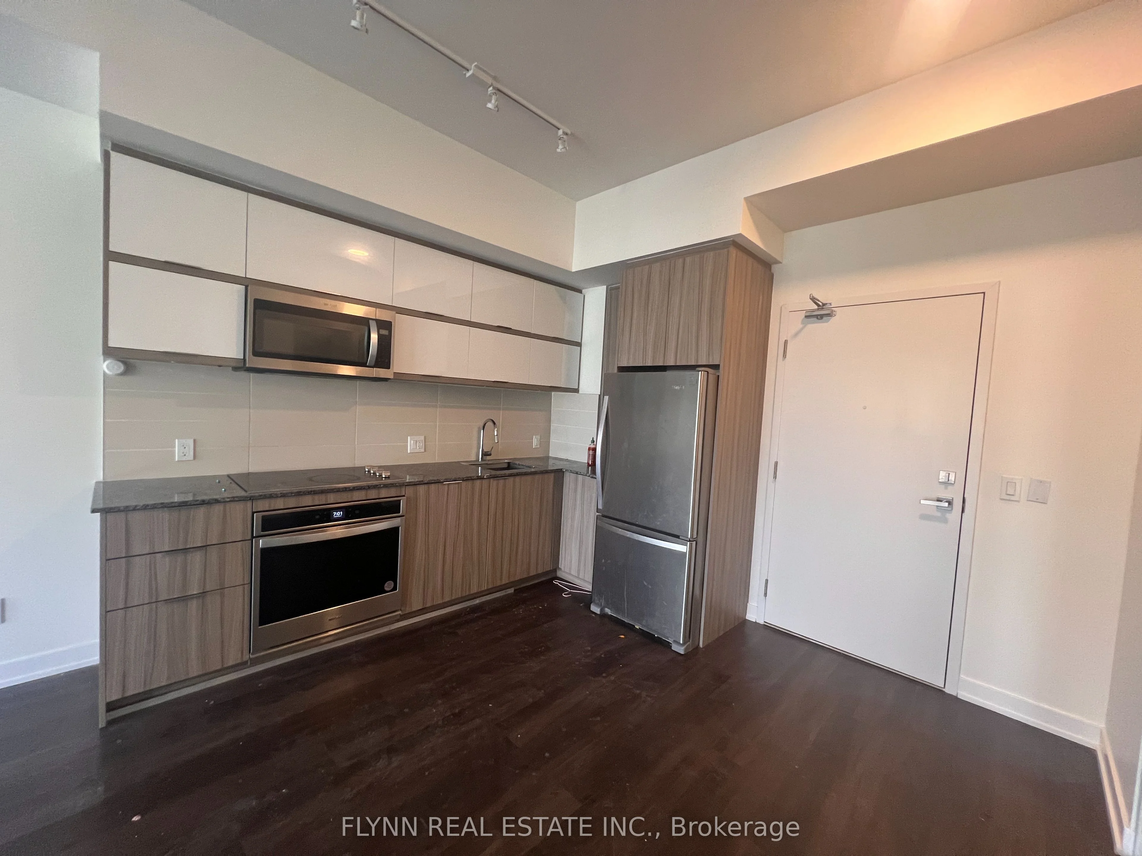 10 Deerlick Court 209, Toronto C13, On M3a 0a7