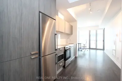 50 Charles Street E 2207, Toronto C08, On M4y 0c3