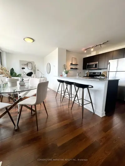 400 Wellington Street W 1002, Toronto C01, On M5v 1e3