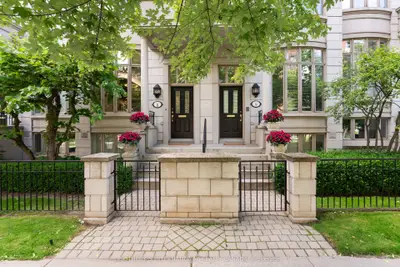 260 Russell Hill Road Th 8, Toronto C02, On M4v 2t2