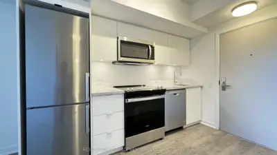 500 Wilson Avenue 411, Toronto C06, On M3h 0e5
