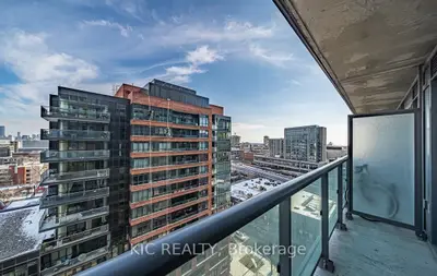 Condo Apartment in Toronto