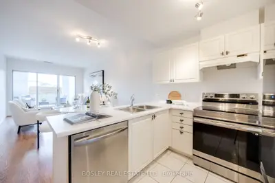 600 Eglinton Avenue 102, Toronto C10, On M4p 1p3