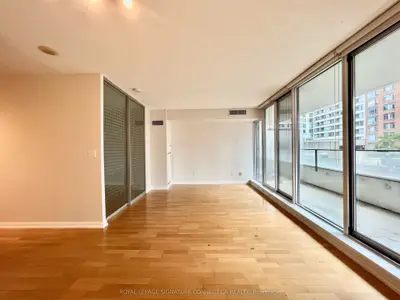 111 Elizabeth Street 722, Toronto C01, On M5g 1p7