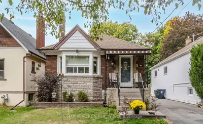 84 Elmwood Avenue, Toronto C14, On M2n 3l9