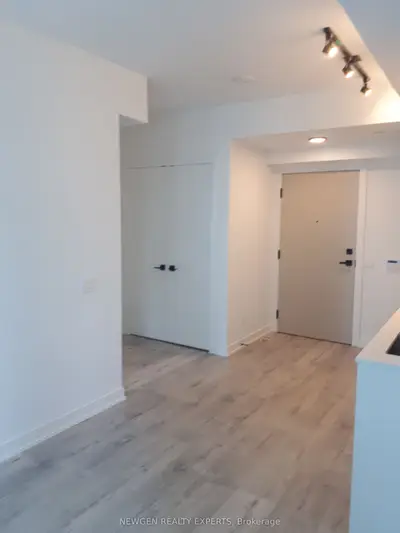321 King Street W 1504, Toronto C01, On M5v 1j5