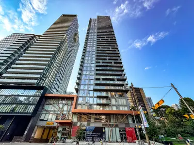 50 Wellesley Street E 3811, Toronto C08, On M4y 0c8