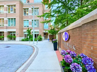 100 Hayden Street 608, Toronto C08, On M4y 3c7