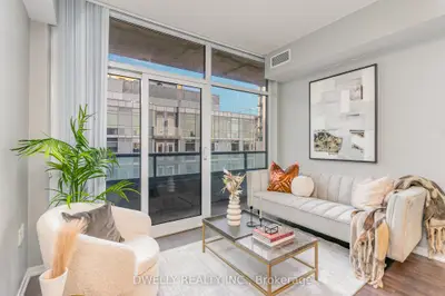 36 Lisgar Street 803, Toronto C01, On M6j 0c7