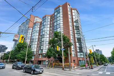 725 King Street W 813, Toronto C01, On M5v 2w9