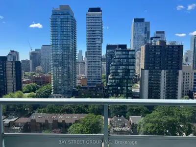 30 Gloucester Street 1910, Toronto C08, On M4y 1l6