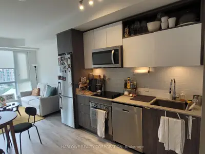 121 Lower Sherbourne Street 957 Sw, Toronto C08, On M5a 0w8
