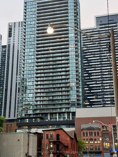 290 Adelaide Street W 1607, Toronto C01, On M5v 0p3