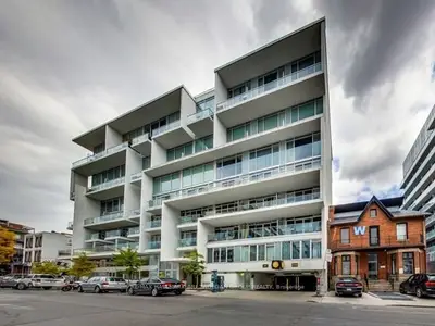75 Portland Street 524, Toronto C01, On M5v 2m9