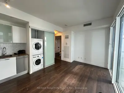 42 Charles Street E 1710, Toronto C08, On M4y 1t4