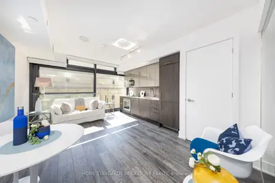 Condo Apartment in Toronto