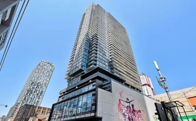 290 Adelaide Street W 3707, Toronto C01, On M5v 0p3