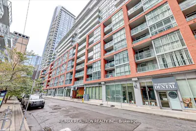 21 Nelson Street 702, Toronto C01, On M5v 3h9