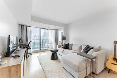 219 Fort York Boulevard 1412, Toronto C01, On M5v 1b1