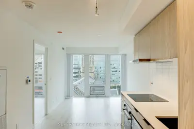60 Shuter Street 1008, Toronto C08, On M5b 0b7