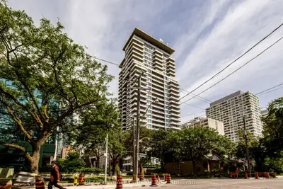 25 Holly Street 707, Toronto C10, On M4s 0e3