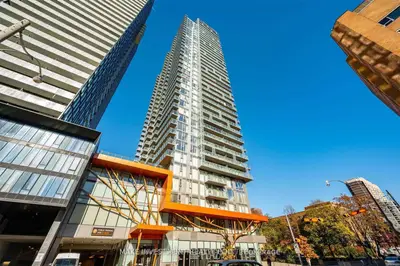 50 Wellesley Street E 2508, Toronto C08, On M4y 0c8
