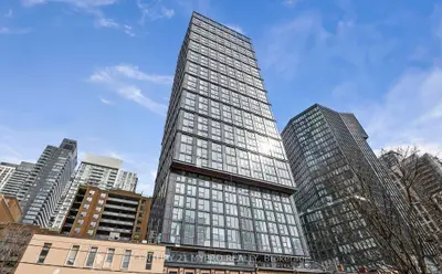 82 Dalhousie Street 2502, Toronto C08, On M5b 0c5