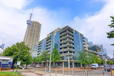 251 Queens Quay W Quay 801, Toronto C01, On M5j 2n6