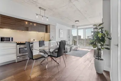 20 Minowan Miikan Lane 910, Toronto C01, On M6j 0e5