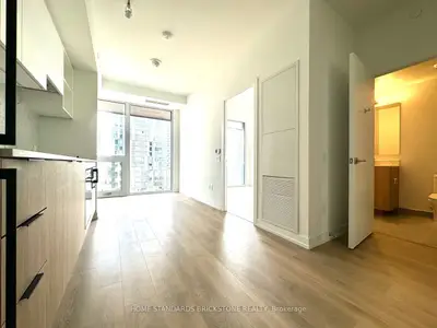 82 Dalhousie Street 2102, Toronto C08, On M5b 0c5