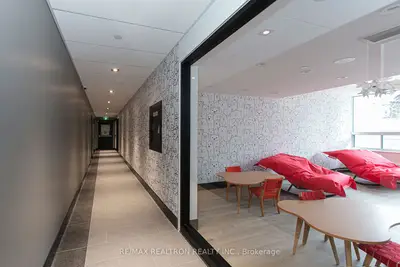 666 Spadina Avenue 611, Toronto C01, On M5s 2h8