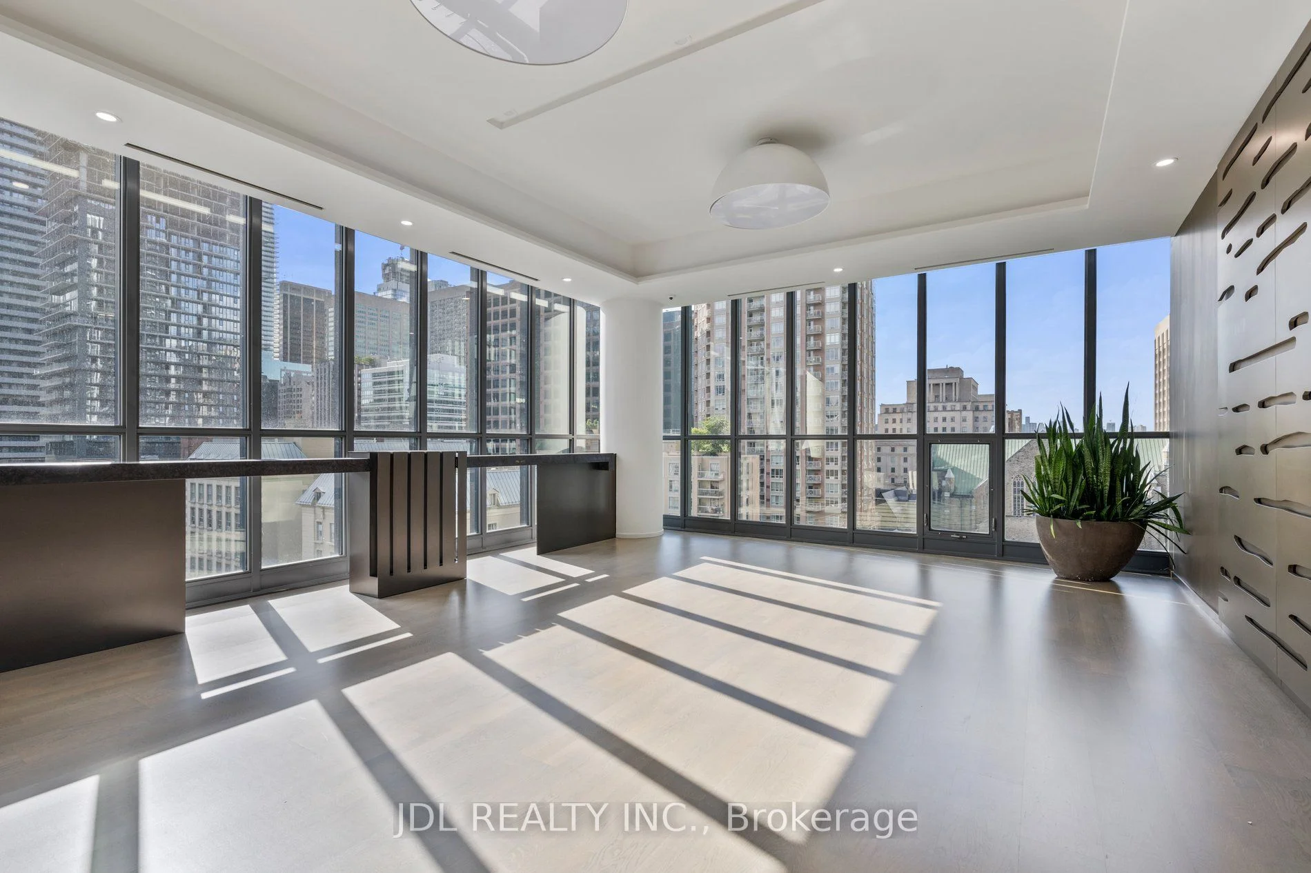 101 Charles Street E 704, Toronto C08, On M4y 1v2