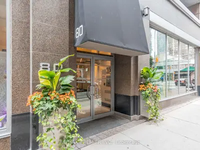 80 Cumberland Street 509, Toronto C02, On M5r 3v1