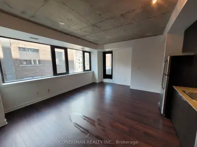 400 Wellington Street W 402, Toronto C01, On M5v 1e3
