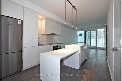 1 Bloor Street E 412, Toronto C08, On M4w 0a8