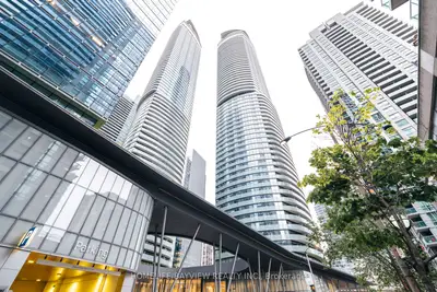 12 York Street 4909, Toronto C01, On M5j 0a9