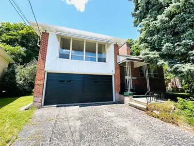 8 Firthway Court, Toronto C13, On M3b 2k2