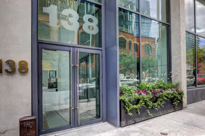 138 Princess Street 304, Toronto C08, On M5a 0b1