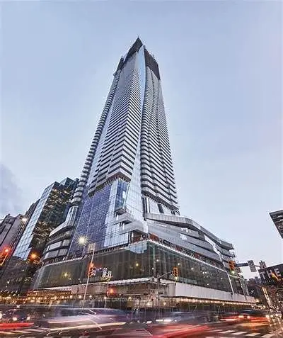 1 Bloor Street E 320, Toronto C08, On M4w 0a8