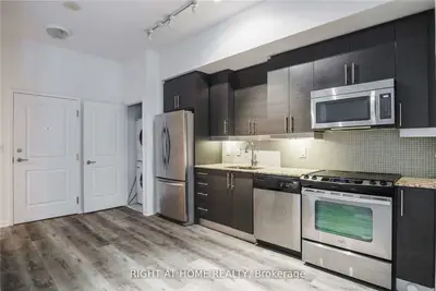 38 Grand Magazine Street 134, Toronto C01, On M5v 0b1