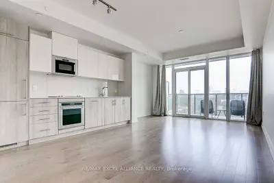 330 Richmond Street W 815, Toronto C01, On M5h 3k6
