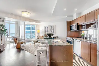 8 York Street 3011, Toronto C01, On M5j 2y2