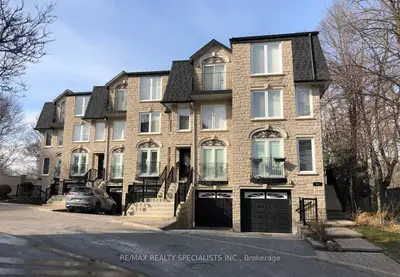 20 Birchbank Lane 15, Toronto C13, On M3b 2y2