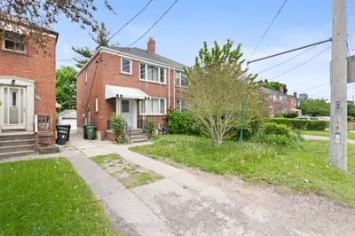 918 Eglinton Avenue E, Toronto C11, On M4g 2l3