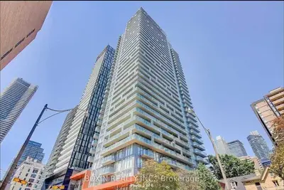 50 Wellesley Street E 907, Toronto C08, On M4y 1g2
