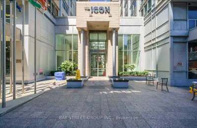 250 Wellington Street W 239, Toronto C01, On M5v 3p6