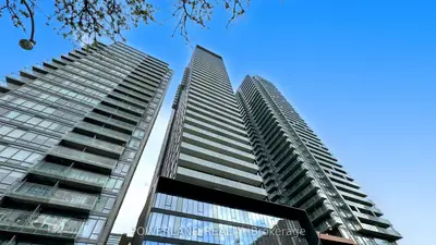28 Wellesley Street E 2304, Toronto C08, On M4y 1g3