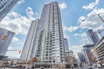 10 Navy Wharf Court 711, Toronto C01, On M5v 3v2