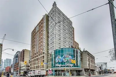 152 St. Patrick Street 1605, Toronto C01, On M5t 3j9