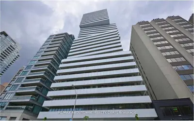 200 Bloor Street W 404, Toronto C02, On M5s 1t8